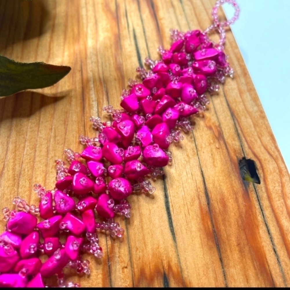 🧿 HOT PINK HAND BEADED BRACELET